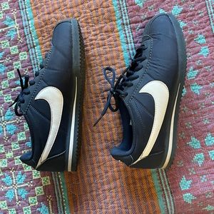 Navy Nike nylon Cortez women’s 7/youth 5.5